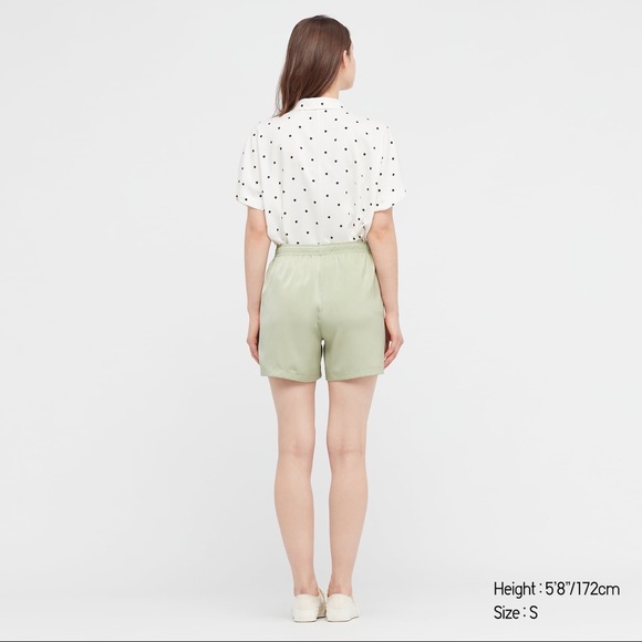 Uniqlo satin relaco shorts - Picture 4 of 9